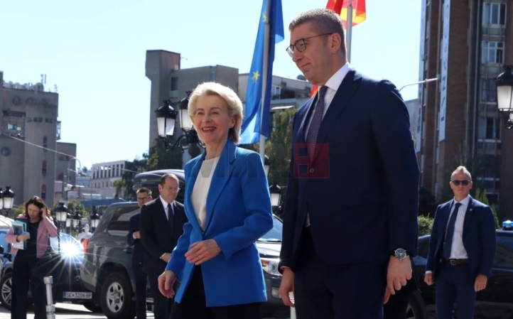 Фон дер Лајен пристигна во Владата на средба со Мицкоски